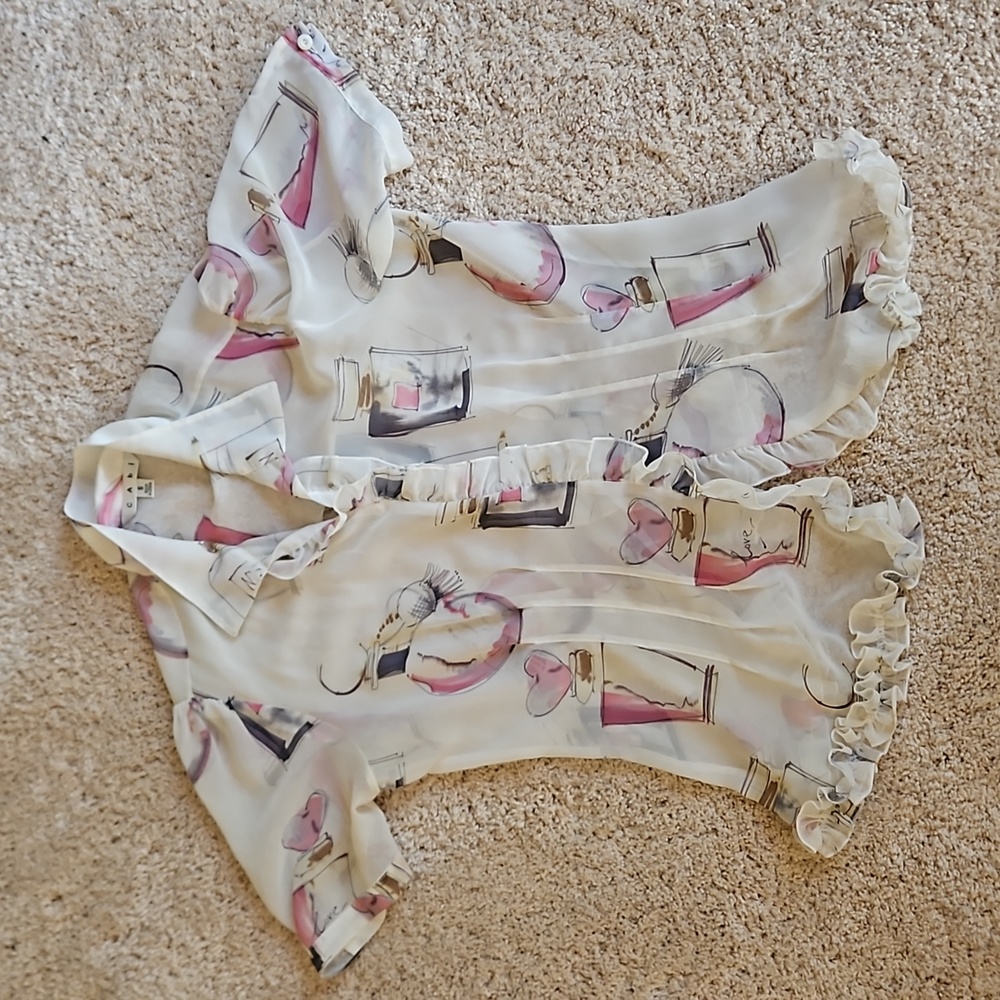 Cabi short sleeve blouse size Small